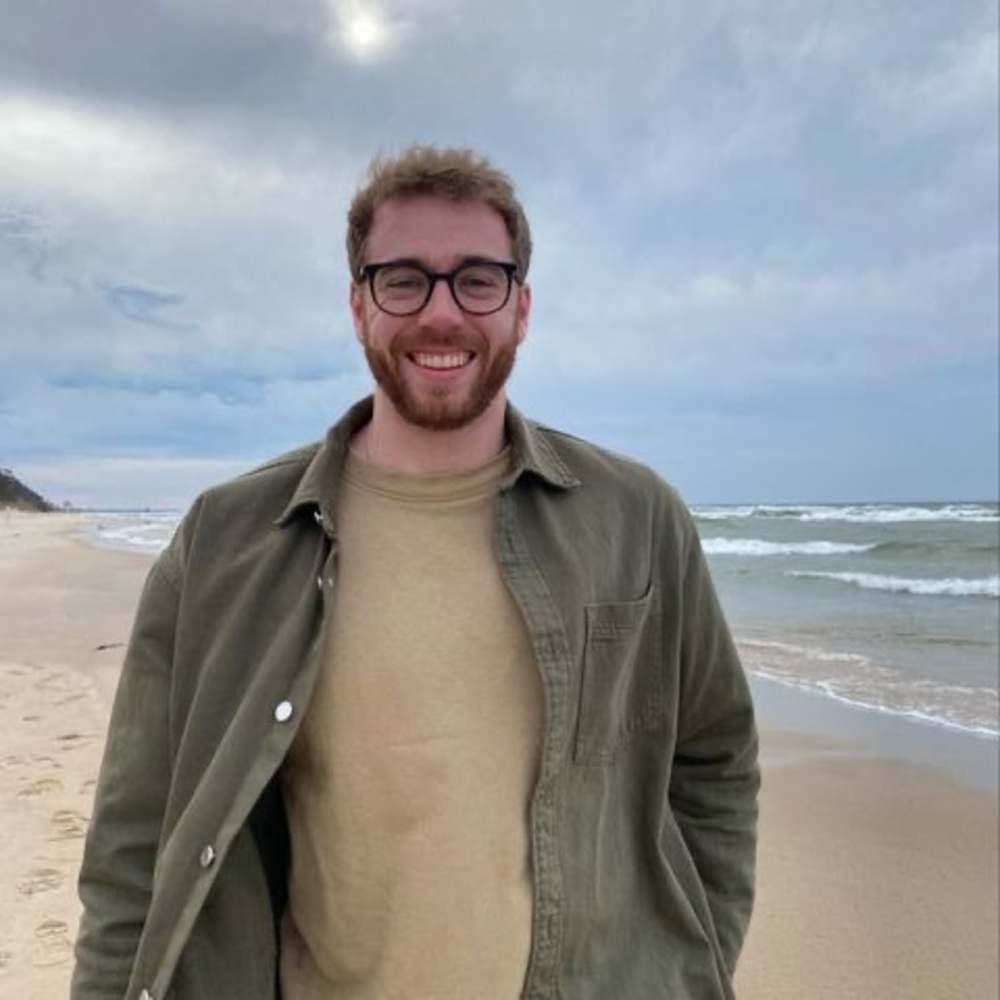 Meet your Posher, Alex